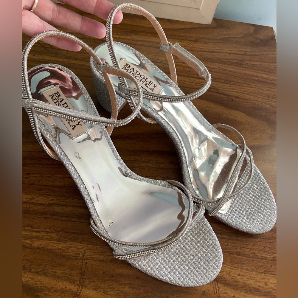 Badgley Mischka Evening Special Occasion Silver Crystal Block Heel Shoes Size 9